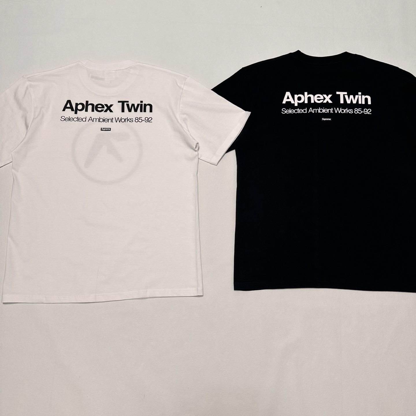 Supreme Aphex Twin 联名款 SS25 WEEK2 Ambient Works Tee  圆领休闲 印花短袖 T恤 黑色 白色A0 SUP-SS25-207