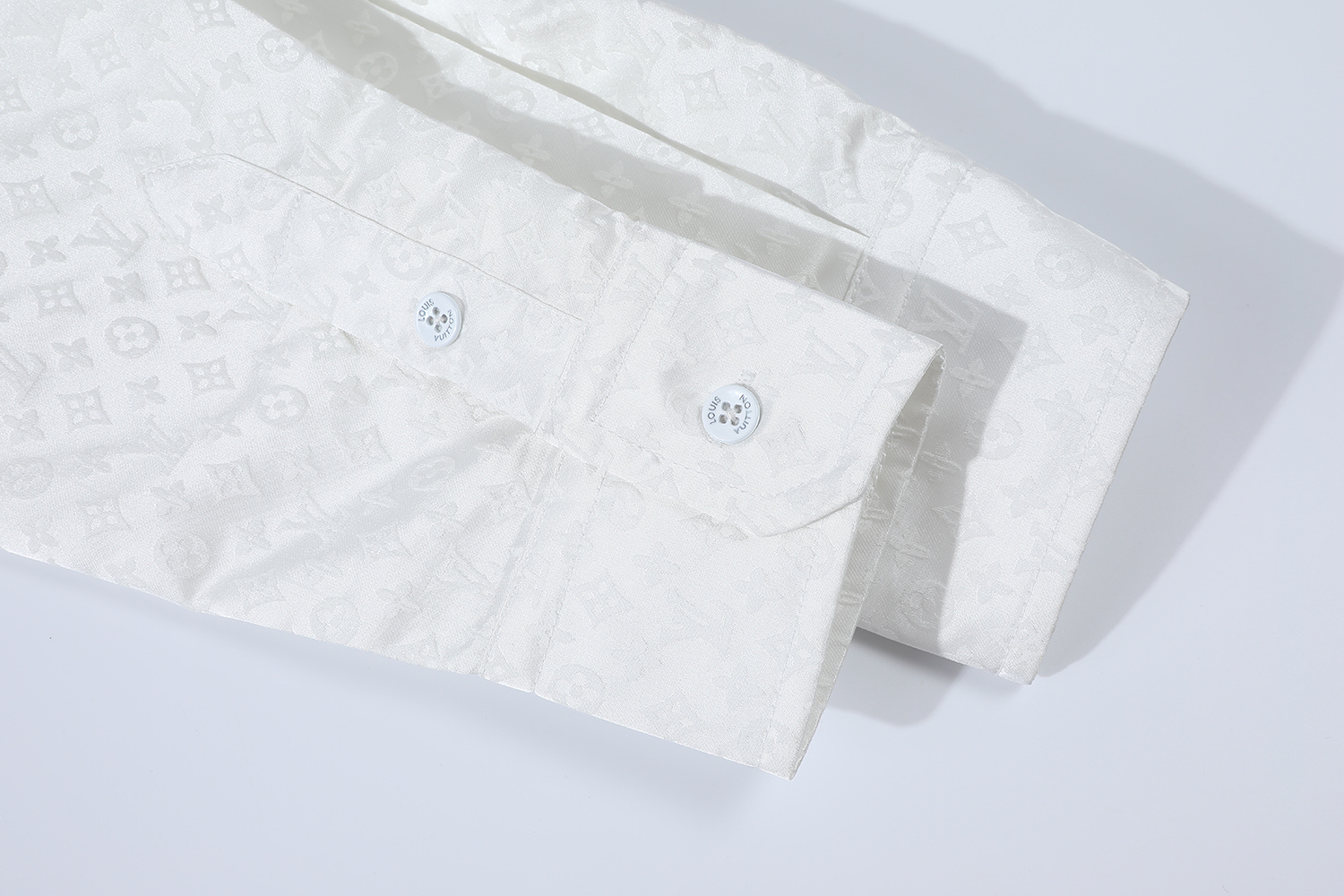 LOUIS VUITTON 路易威登 满印提花 单排扣衬衫 长袖 外套 白色A5 1AGNAC