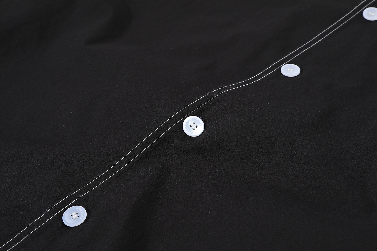 LOUIS VUITTON 路易威登 LV 字母刺绣 衬衫  夏季 T恤 男女同款  短袖 黑色B0 1AFWTU