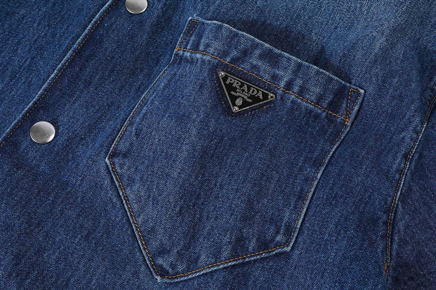 PRADA 普拉达 三角标牛仔衬衫 休闲夏季 短袖 T恤 黑色 蓝色B0 GEC067-12K8-F0557-S-212