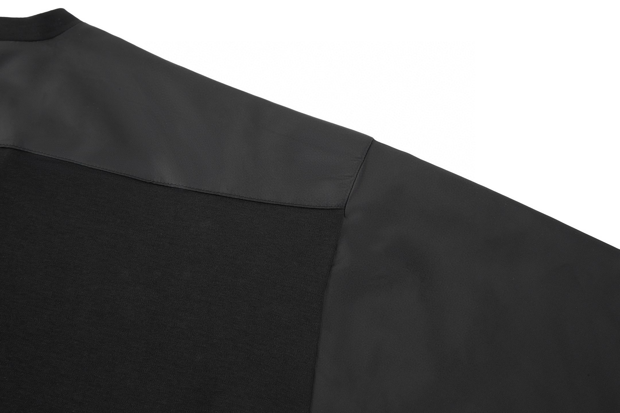 PRADA 普拉达三角标标嵌口袋 休闲夏季 短袖 T恤 黑色A2  