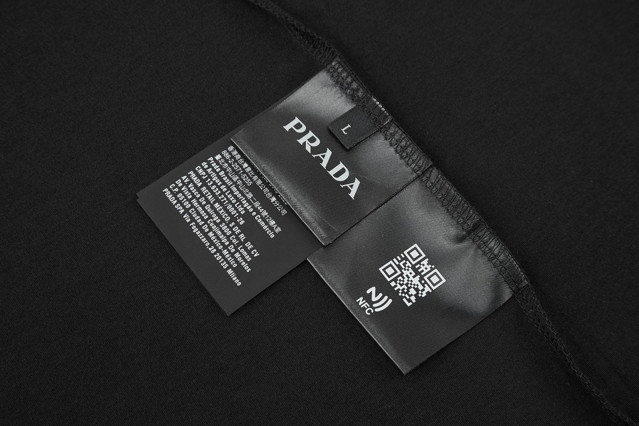 PRADA 普拉达三角标标嵌口袋 休闲夏季 短袖 T恤 黑色A2  