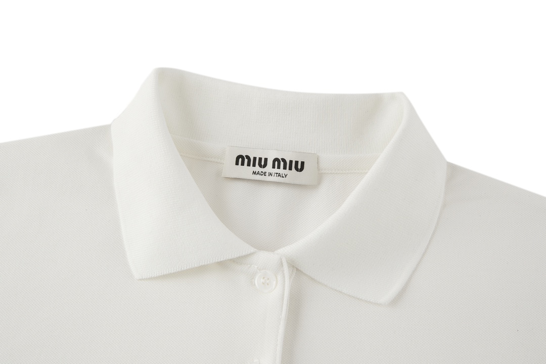 MIU MIU小刺绣POLO衫  纯色短袖 休闲T恤 夏季 黑色 白色 蓝色A2 
