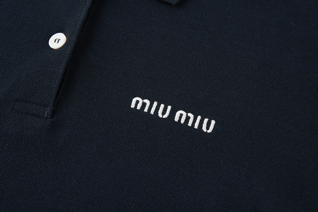 MIU MIU小刺绣POLO衫  纯色短袖 休闲T恤 夏季 黑色 白色 蓝色A2 