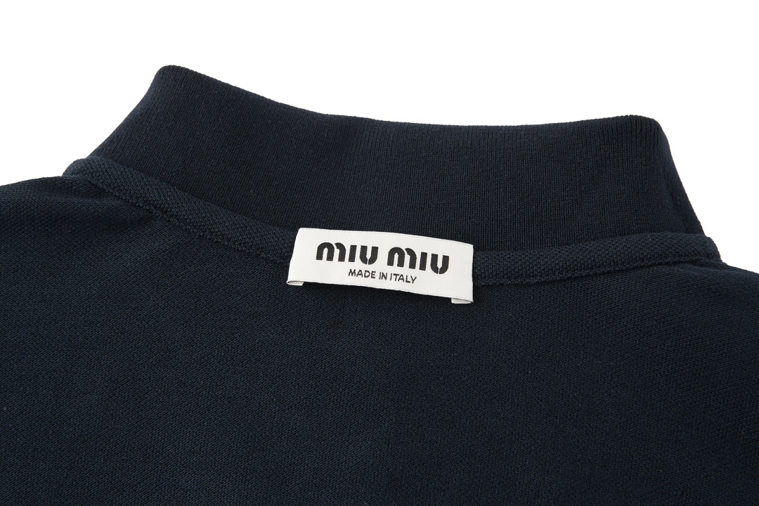 MIU MIU小刺绣POLO衫  纯色短袖 休闲T恤 夏季 黑色 白色 蓝色A2 