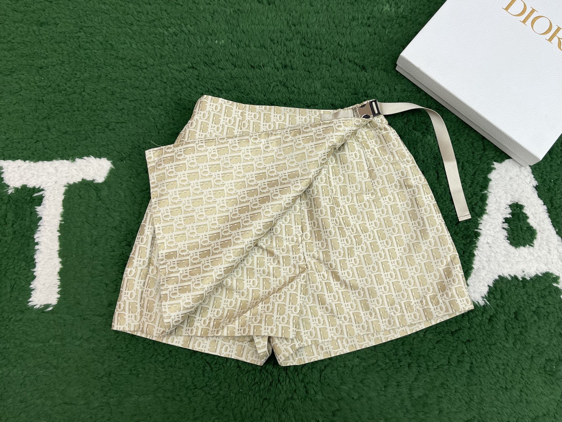 DIOR 迪奥 满印提花裙裤 女生 休闲短裙裤 米色 A5-Rare 357P15A2970-X1827