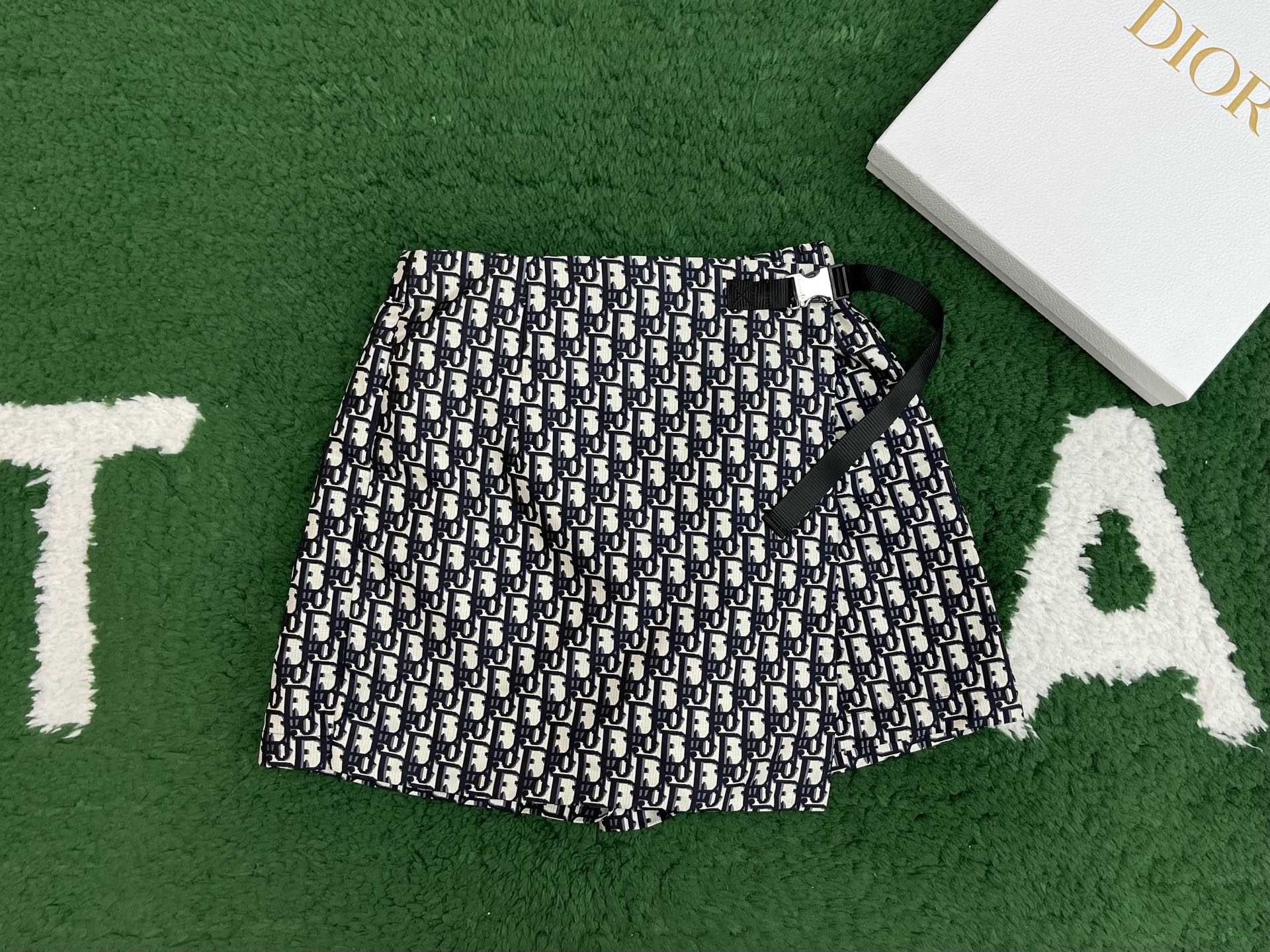 DIOR 迪奥 满印提花裙裤 女生 休闲短裙裤 灰色 A5-Rare 357P15A2970-X5803