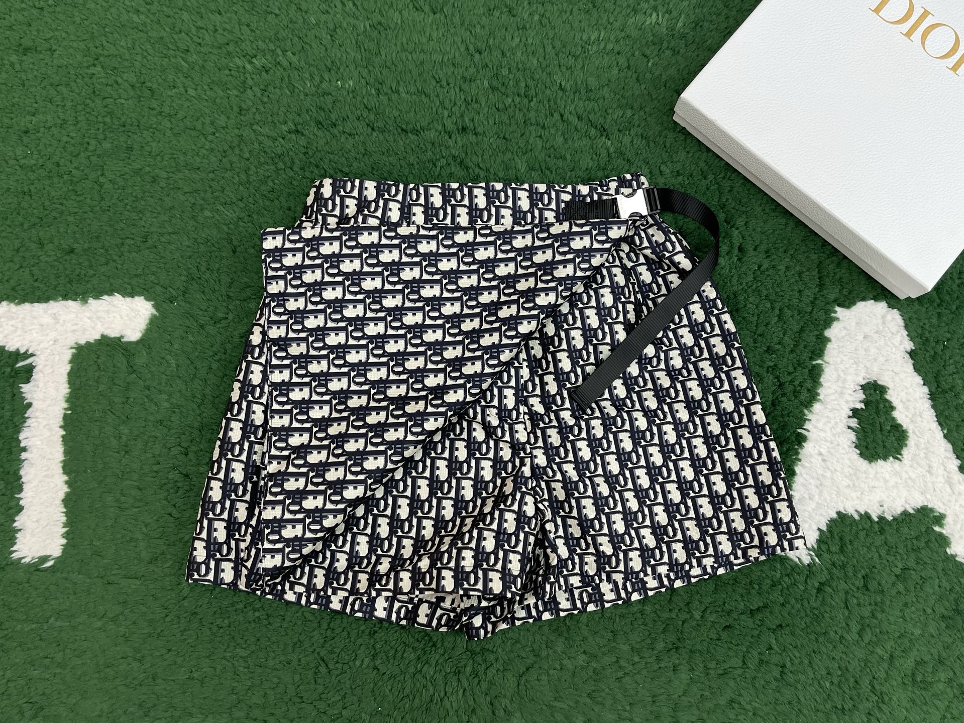 DIOR 迪奥 满印提花裙裤 女生 休闲短裙裤 灰色 A5-Rare 357P15A2970-X5803