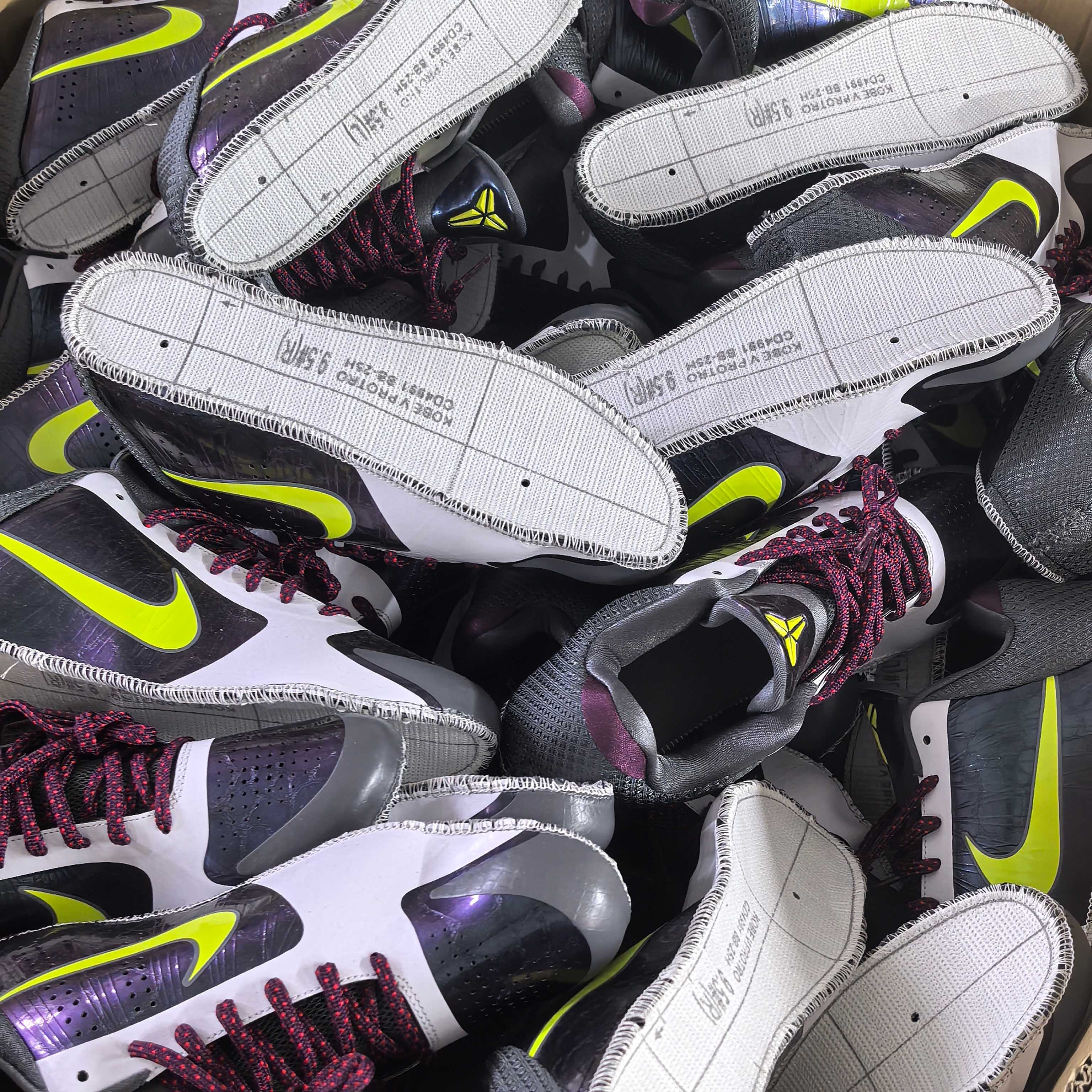 STAR -S级别 Kobe 5 Chaos 篮球鞋 球鞋 波鞋 实战鞋 运动耐磨防滑 男鞋 波鞋 小丑 CD4991-100