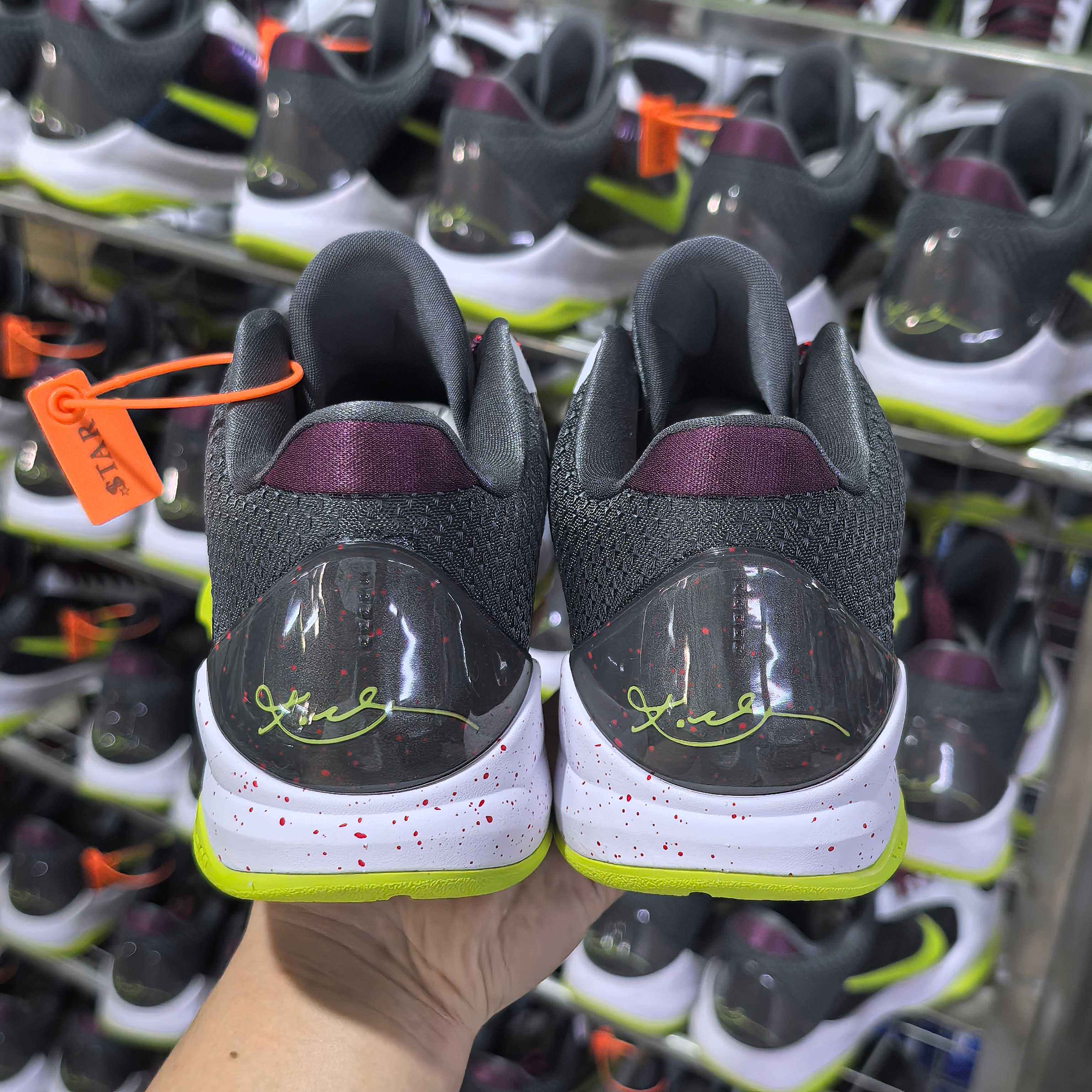 STAR -S级别 Kobe 5 Chaos 篮球鞋 球鞋 波鞋 实战鞋 运动耐磨防滑 男鞋 波鞋 小丑 CD4991-100
