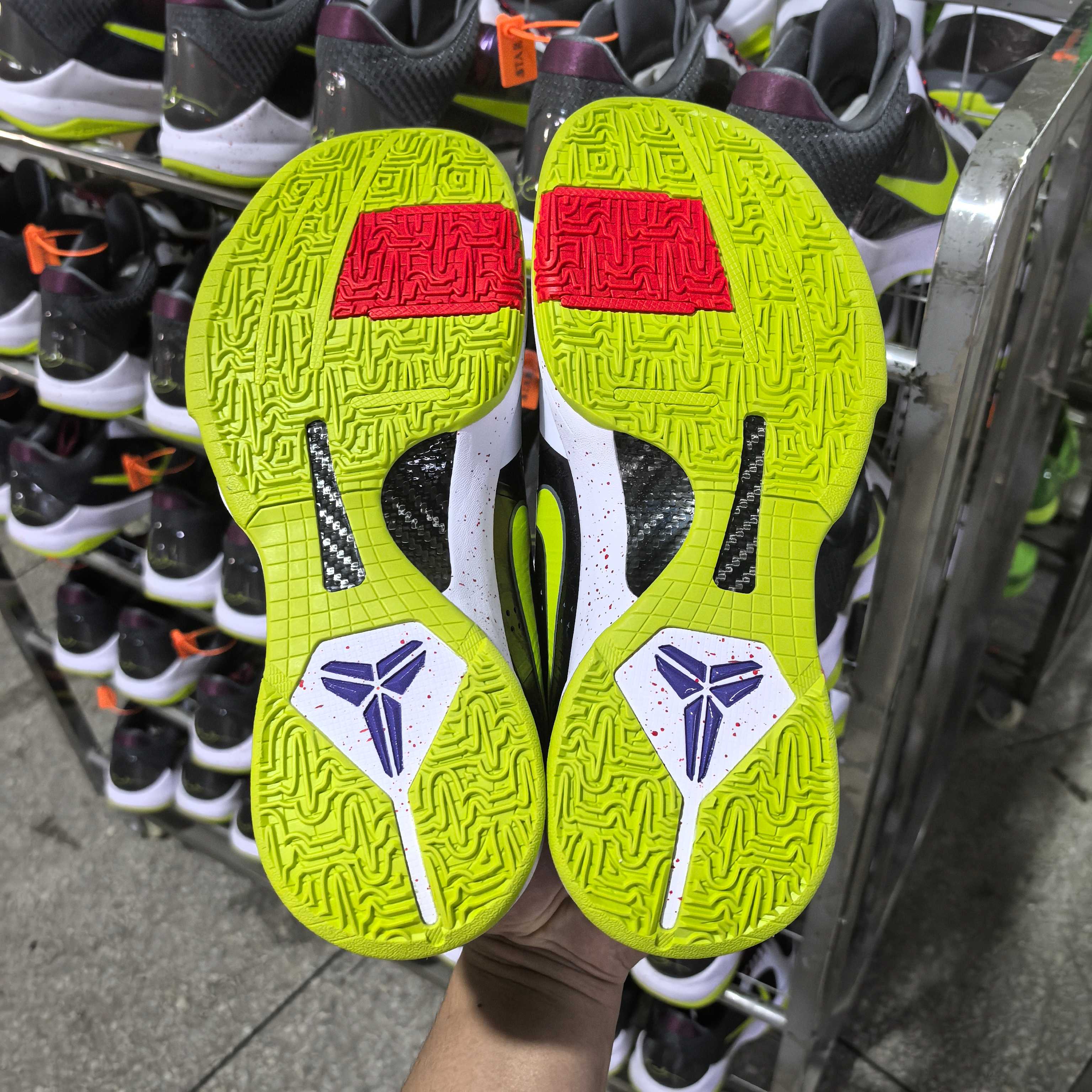 STAR -S级别 Kobe 5 Chaos 篮球鞋 球鞋 波鞋 实战鞋 运动耐磨防滑 男鞋 波鞋 小丑 CD4991-100