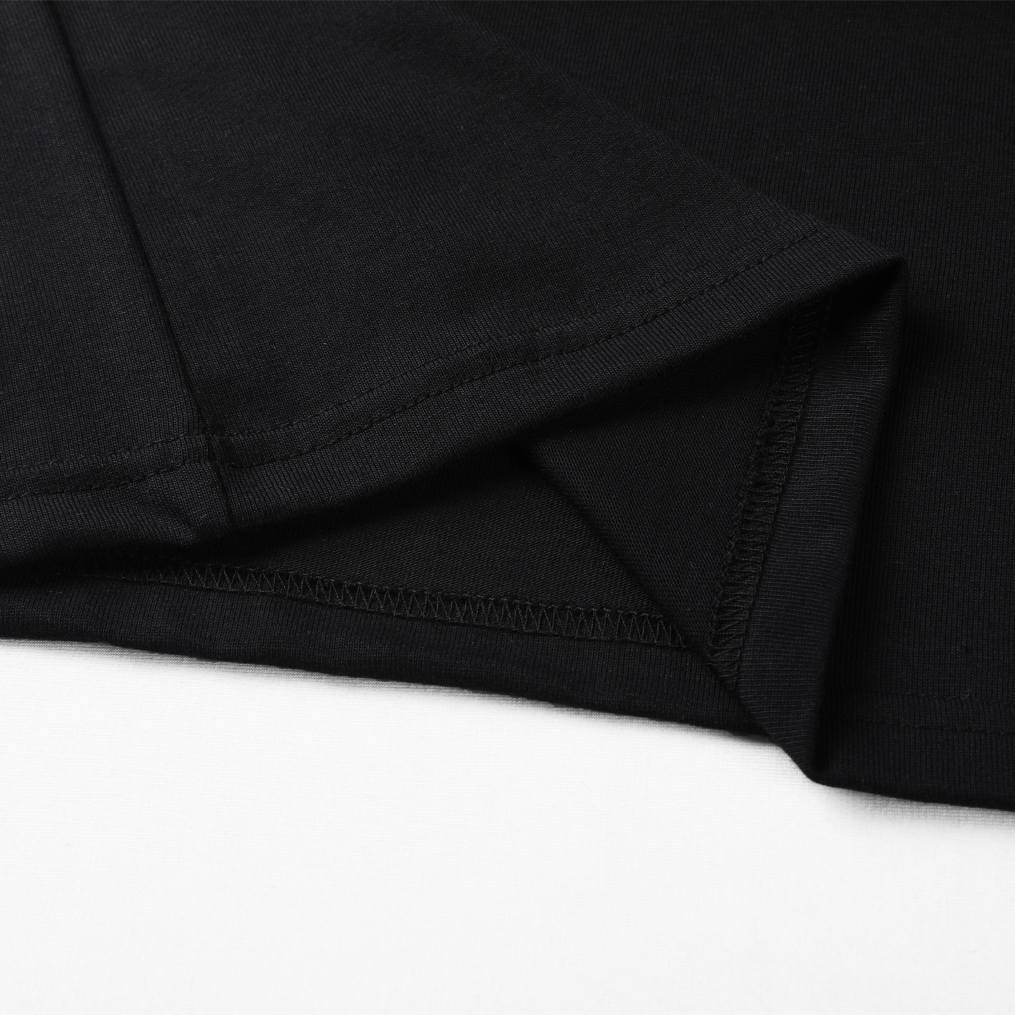 Balenciaga 巴黎世家 520情人节标签  短袖 T恤 圆领 短款 夏季 黑色 白色A5 764235TSVK31083