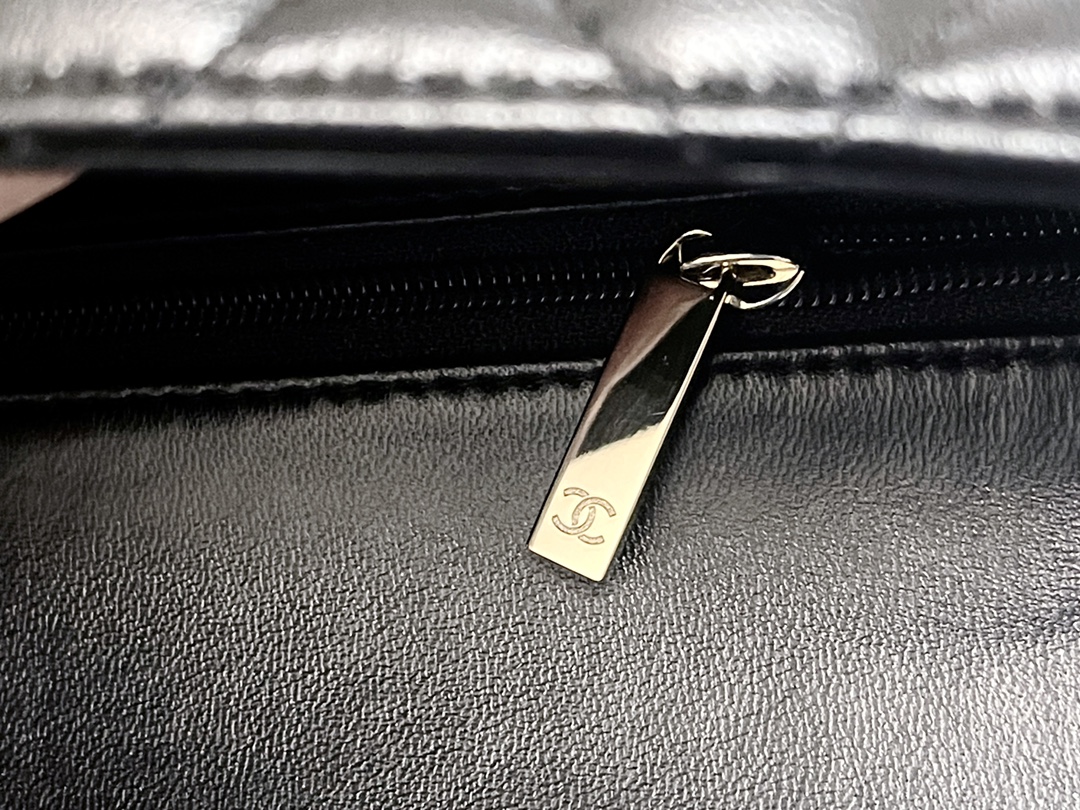 原厂皮 21 Chanel 香奈儿 Classic Flap CF 做旧五金 头层皮 手提袋 斜挎包 包包 菱格纹 2101Y821 黑色 AS4409