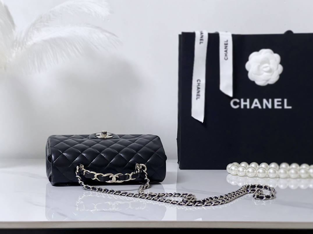 原厂皮 23K Chanel 香奈儿 Classic Flap CF 做旧五金 头层皮 手提袋 斜挎包 包包 菱格纹 2431Y831 黑色  AS4409-B14245-94305