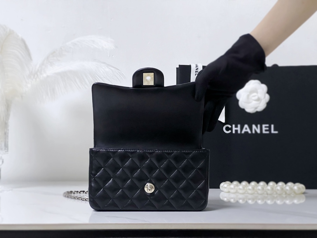 原厂皮 23K Chanel 香奈儿 Classic Flap CF 做旧五金 头层皮 手提袋 斜挎包 包包 菱格纹 2431Y831 黑色  AS4409-B14245-94305