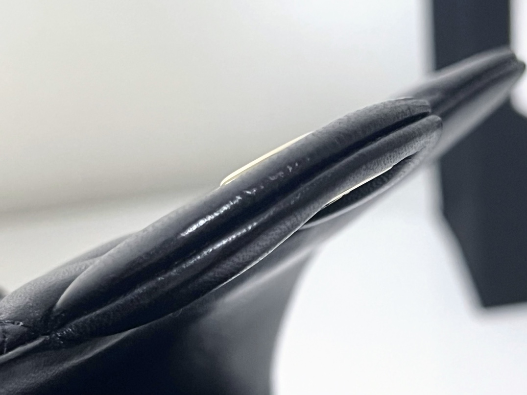 原厂皮 23K Chanel 香奈儿 Classic Flap CF 做旧五金 头层皮 手提袋 斜挎包 包包 菱格纹 2431Y831 黑色  AS4409-B14245-94305