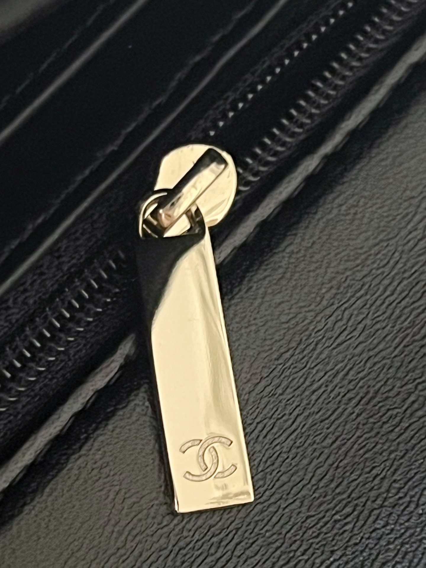 原厂皮 23K Chanel 香奈儿 Classic Flap CF 做旧五金 头层皮 手提袋 斜挎包 包包 菱格纹 2431Y831 黑色  AS4409-B14245-94305