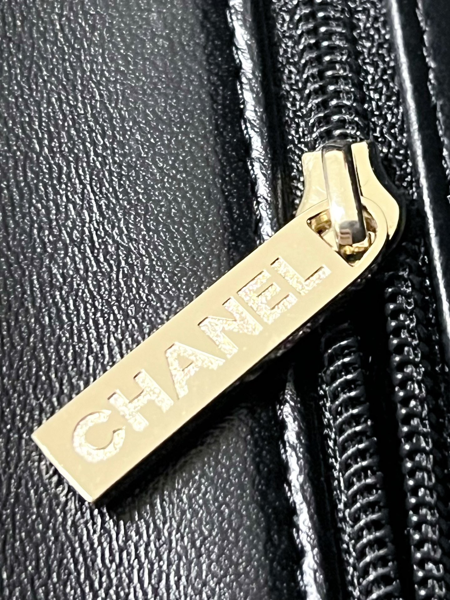 原厂皮 23K Chanel 香奈儿 Classic Flap CF 做旧五金 头层皮 手提袋 斜挎包 包包 菱格纹 2431Y831 黑色  AS4409-B14245-94305