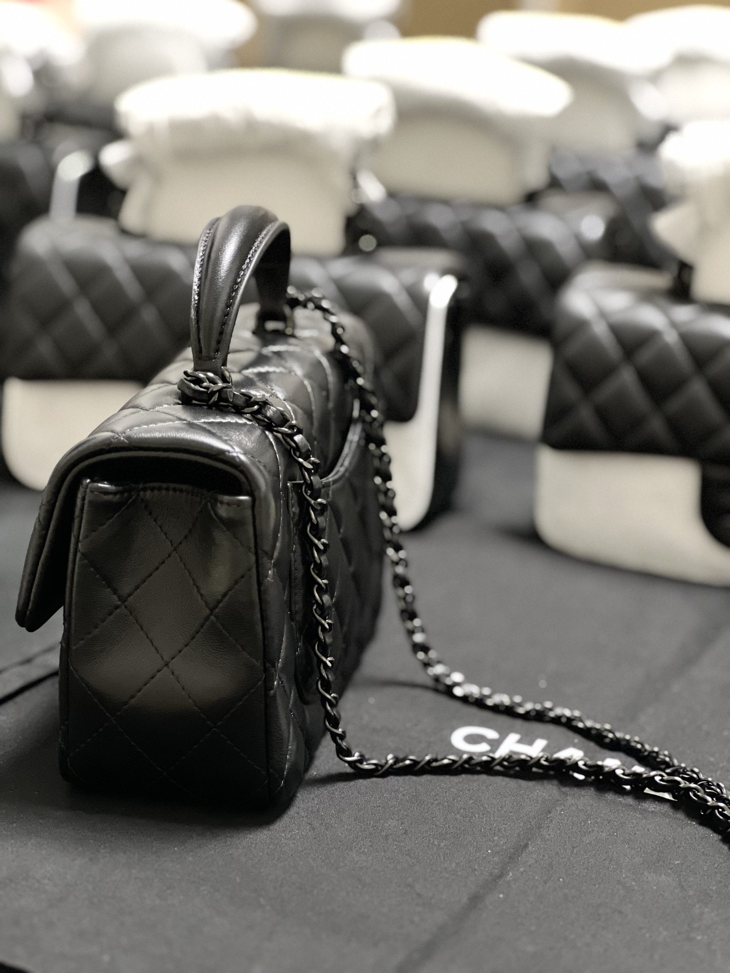 原厂皮 Chanel 香奈儿 Classic Flap CF 五金 头层皮 手提袋 斜挎包 包包 菱格纹  2433Y521 黑枪  AS2431-B16886-94305