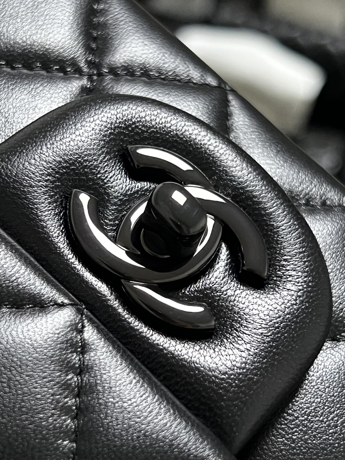 原厂皮 Chanel 香奈儿 Classic Flap CF 五金 头层皮 手提袋 斜挎包 包包 菱格纹  2433Y521 黑枪  AS2431-B16886-94305