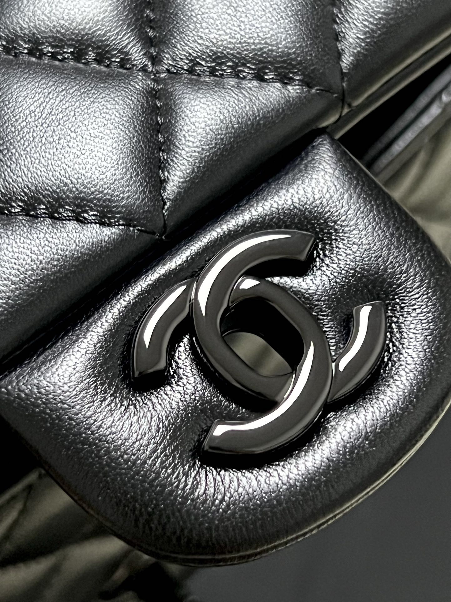 原厂皮 Chanel 香奈儿 Classic Flap CF 五金 头层皮 手提袋 斜挎包 包包 菱格纹  2433Y521 黑枪  AS2431-B16886-94305