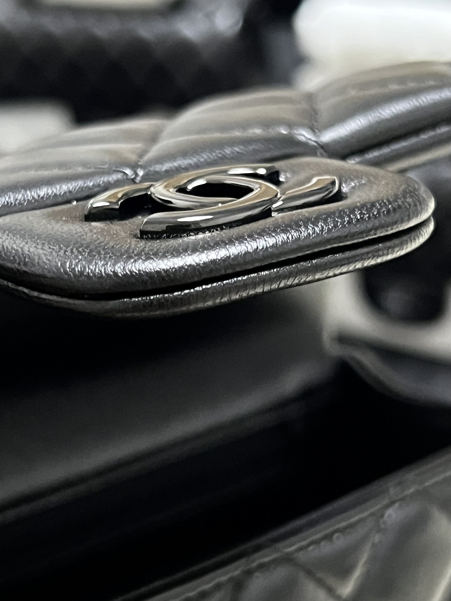 原厂皮 Chanel 香奈儿 Classic Flap CF 五金 头层皮 手提袋 斜挎包 包包 菱格纹  2433Y521 黑枪  AS2431-B16886-94305