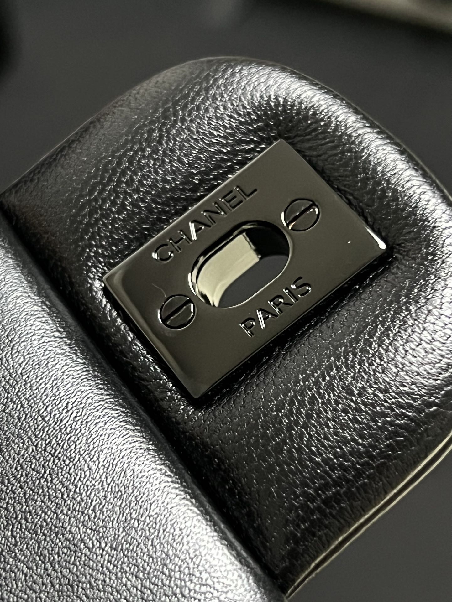 原厂皮 Chanel 香奈儿 Classic Flap CF 五金 头层皮 手提袋 斜挎包 包包 菱格纹  2433Y521 黑枪  AS2431-B16886-94305