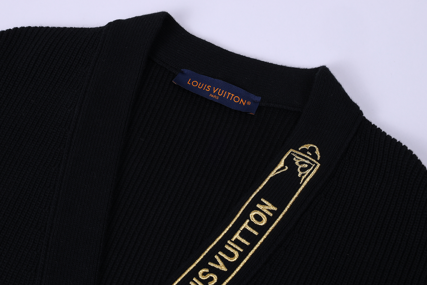 LOUIS VUITTON 路易威登  LV 金丝刺绣开衫 单排扣 针织 上衣 黑色 1AHVNO