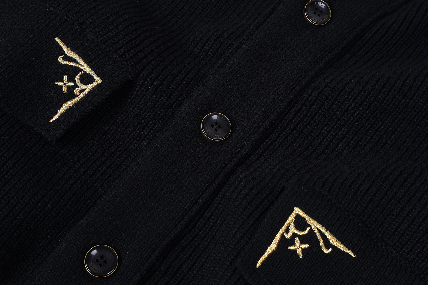 LOUIS VUITTON 路易威登  LV 金丝刺绣开衫 单排扣 针织 上衣 黑色 1AHVNO