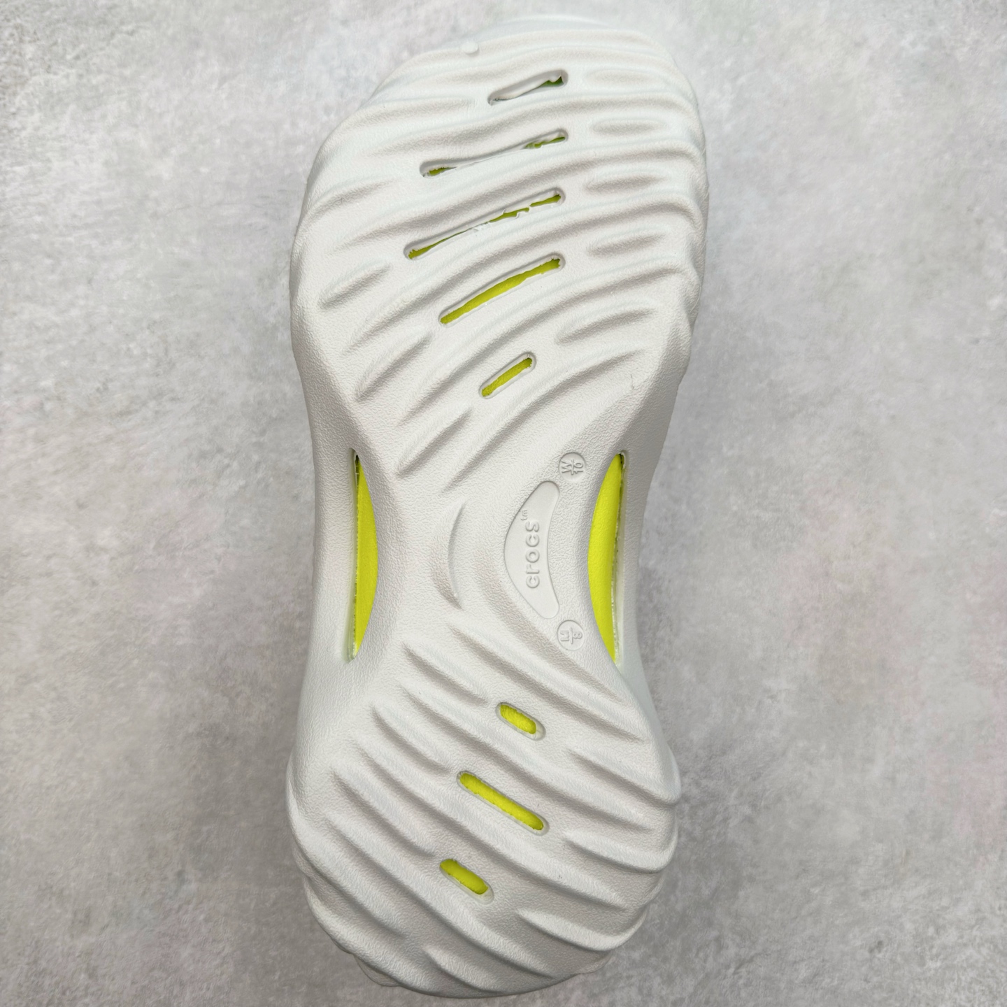 Crocs 卡骆驰 旋风 EVA 通勤 凉鞋 室内外 拖鞋 沙滩鞋  洞洞鞋 灰色  210521-1FT