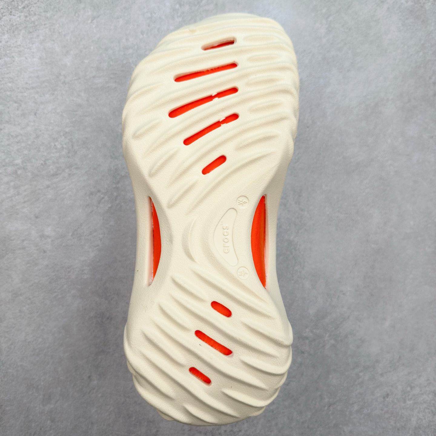 Crocs 卡骆驰 旋风 EVA 通勤 凉鞋 室内外 拖鞋 沙滩鞋  洞洞鞋 米色 210521-108