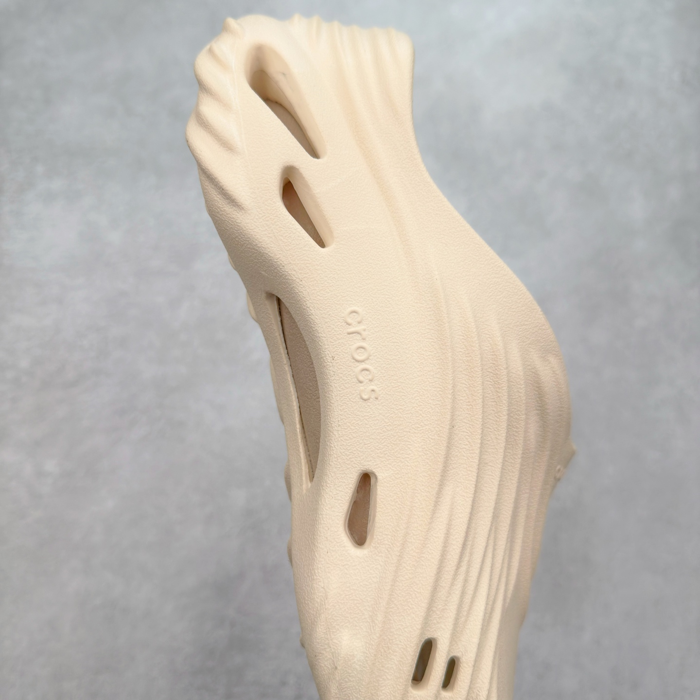 Crocs 卡骆驰 旋风 EVA 通勤 凉鞋 室内外 拖鞋 沙滩鞋  洞洞鞋 米棕 210521-0LL