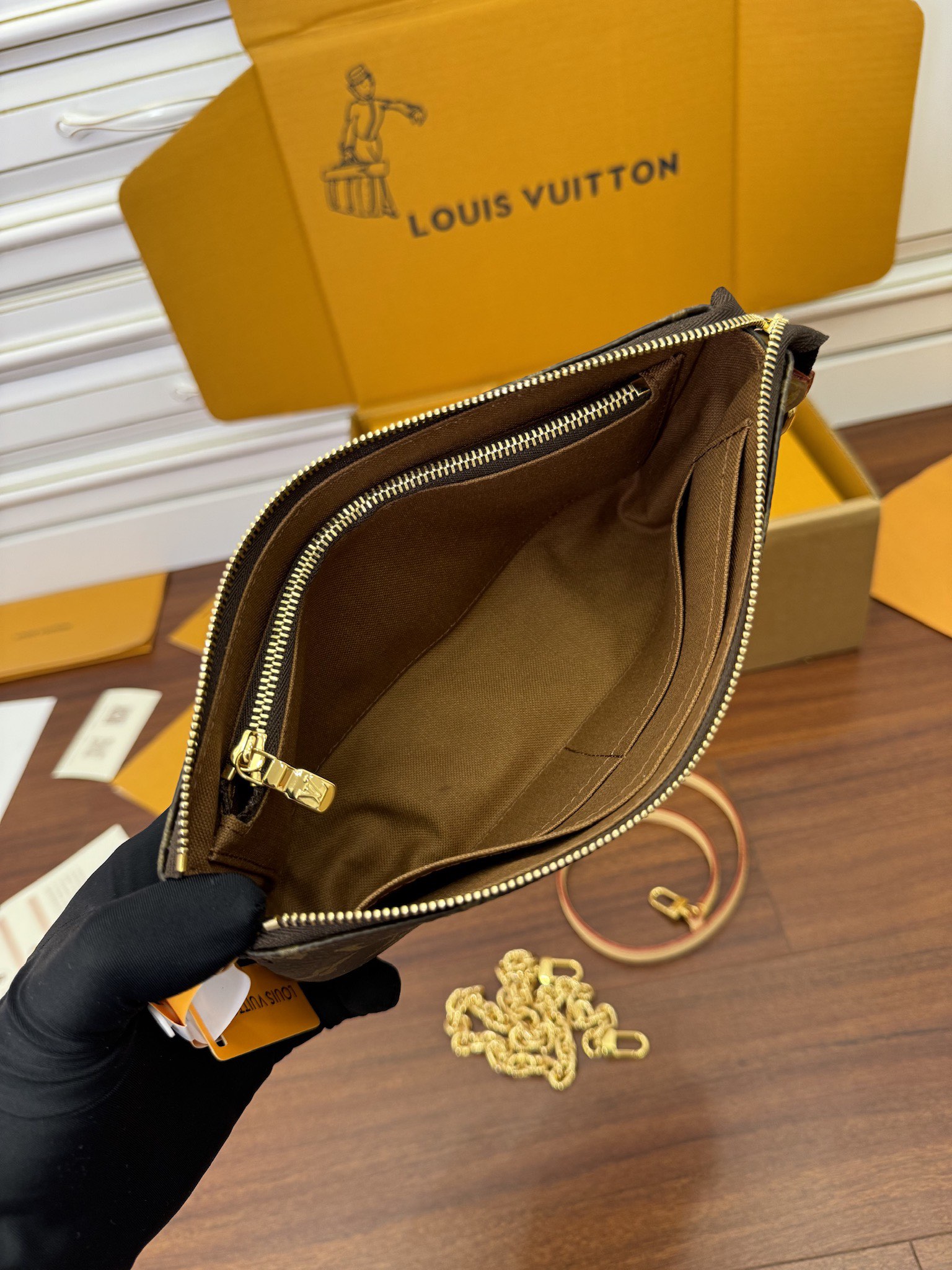 特級芯片 LOUIS VUITTON Pochette Accessoires LV 路易威登  牛皮革 斜挎包 单肩包 双肩包 水桶 手提包 老花棕色 M82766