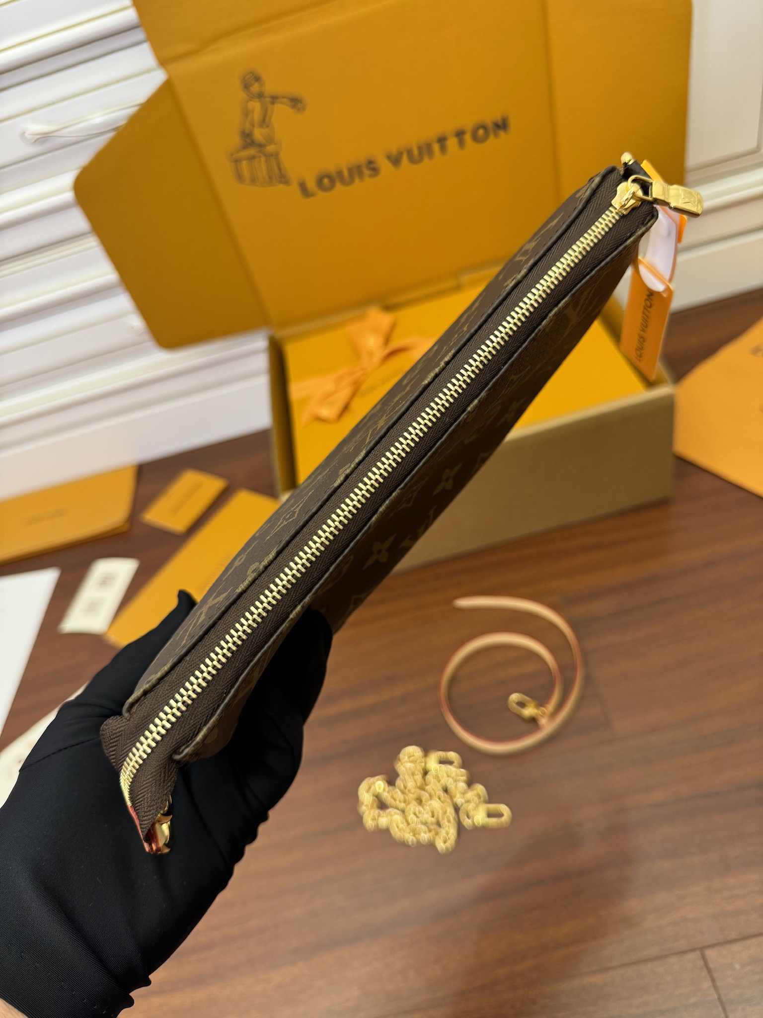 特級芯片 LOUIS VUITTON Pochette Accessoires LV 路易威登  牛皮革 斜挎包 单肩包 双肩包 水桶 手提包 老花棕色 M82766