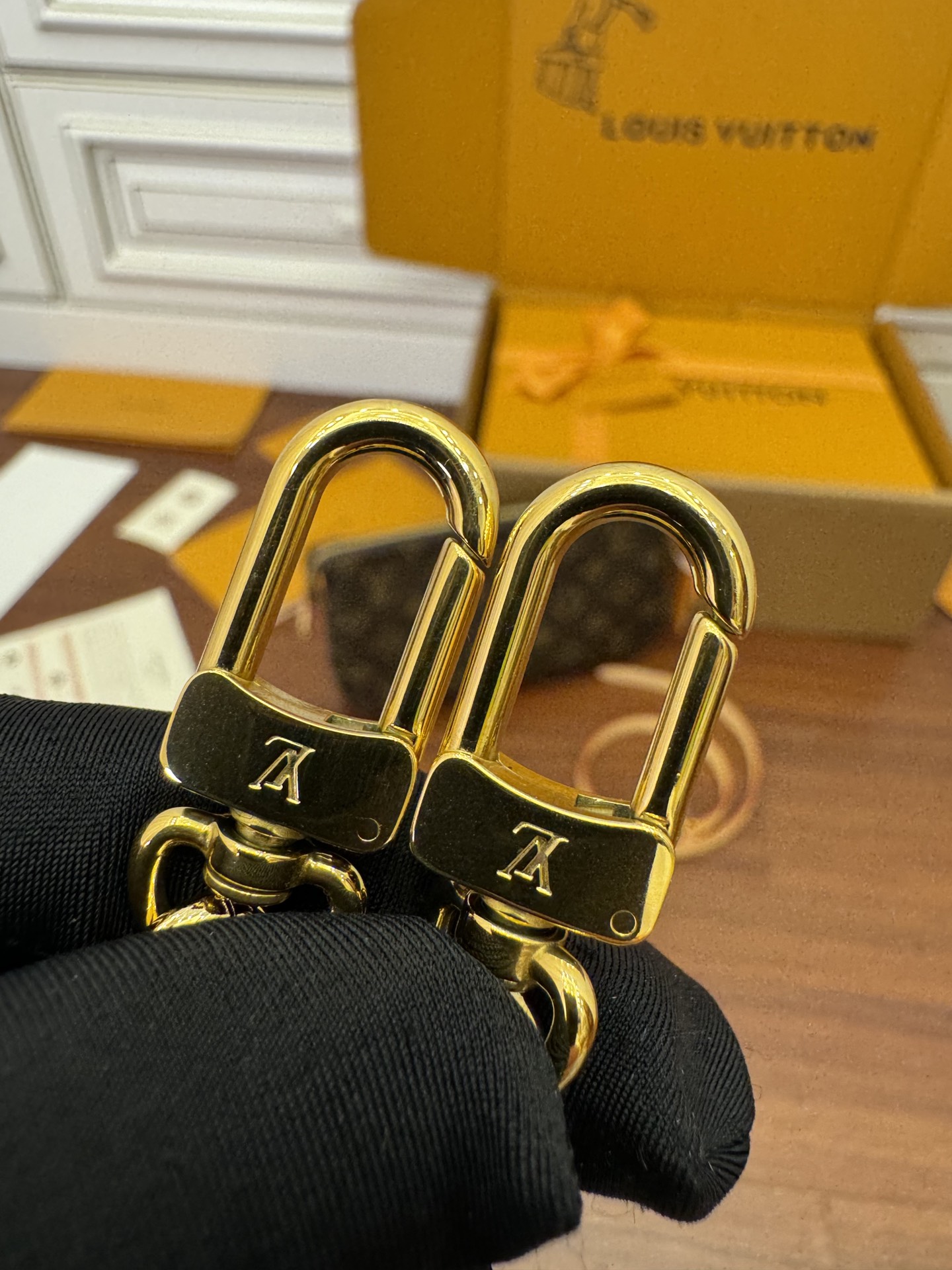 特級芯片 LOUIS VUITTON Pochette Accessoires LV 路易威登  牛皮革 斜挎包 单肩包 双肩包 水桶 手提包 老花棕色 M82766