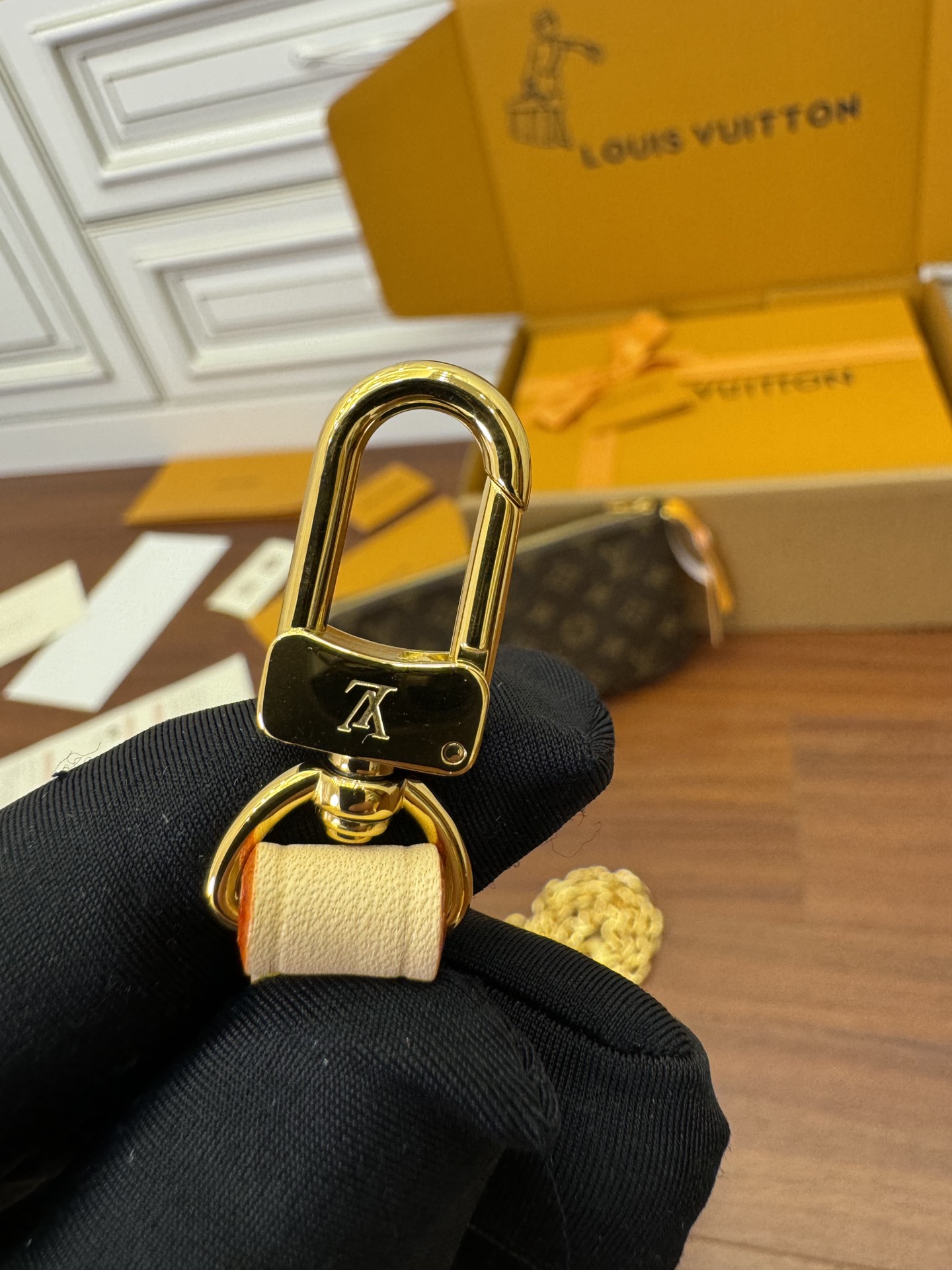 特級芯片 LOUIS VUITTON Pochette Accessoires LV 路易威登  牛皮革 斜挎包 单肩包 双肩包 水桶 手提包 老花棕色 M82766