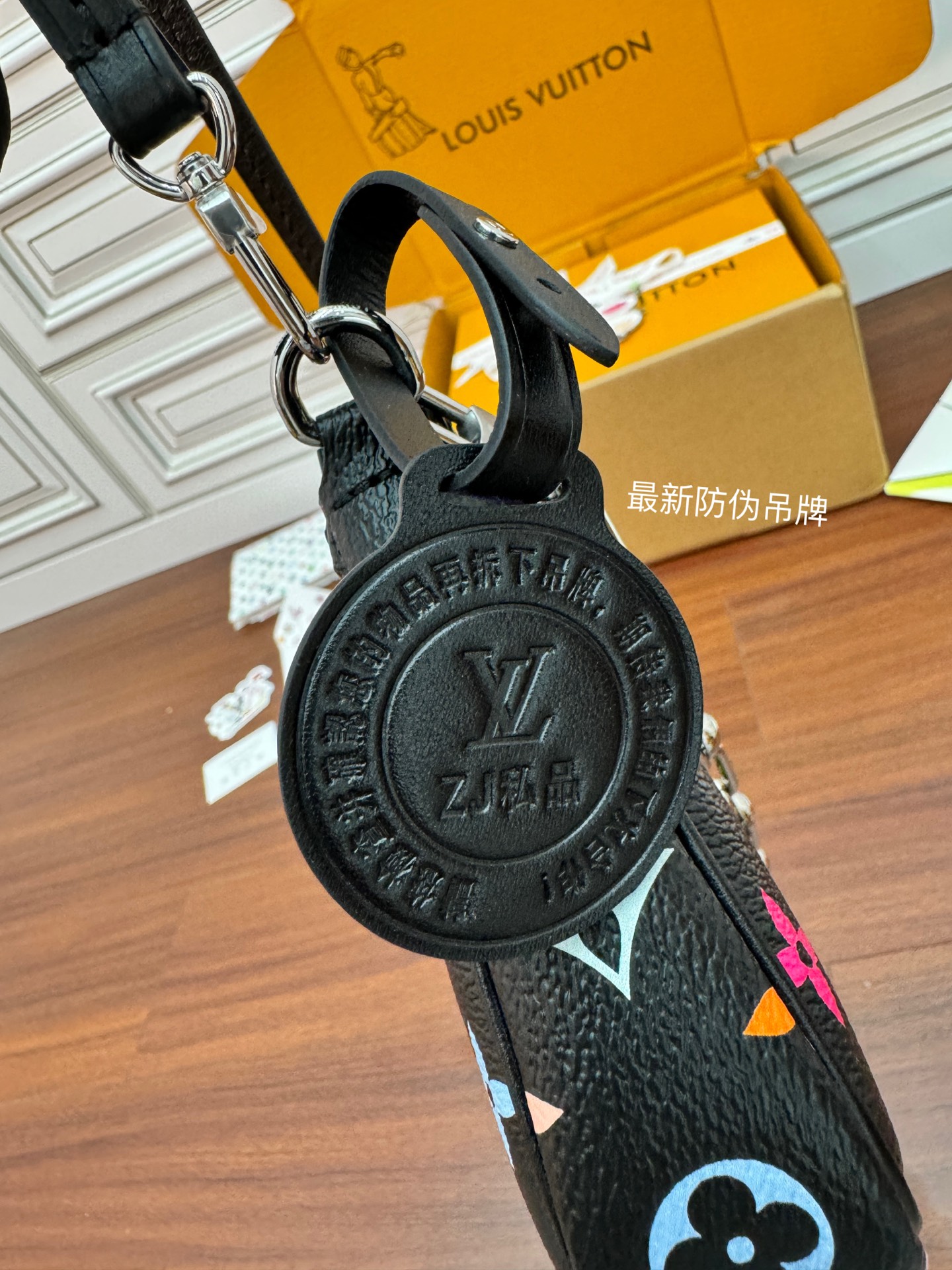 特級芯片 LOUIS VUITTON Takashi Murakami 村上隆 LV 路易威登  牛皮革 斜挎包 单肩包 双肩包 水桶 手提包 黑彩色 M13663