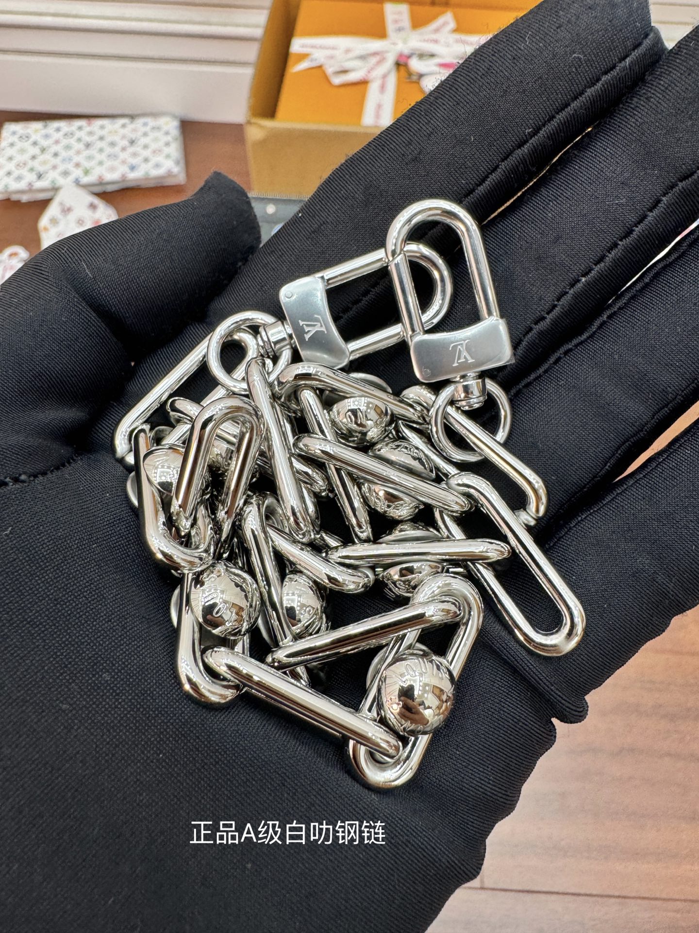 特級芯片 LOUIS VUITTON Takashi Murakami 村上隆 LV 路易威登  牛皮革 斜挎包 单肩包 双肩包 水桶 手提包 黑彩色 M13663