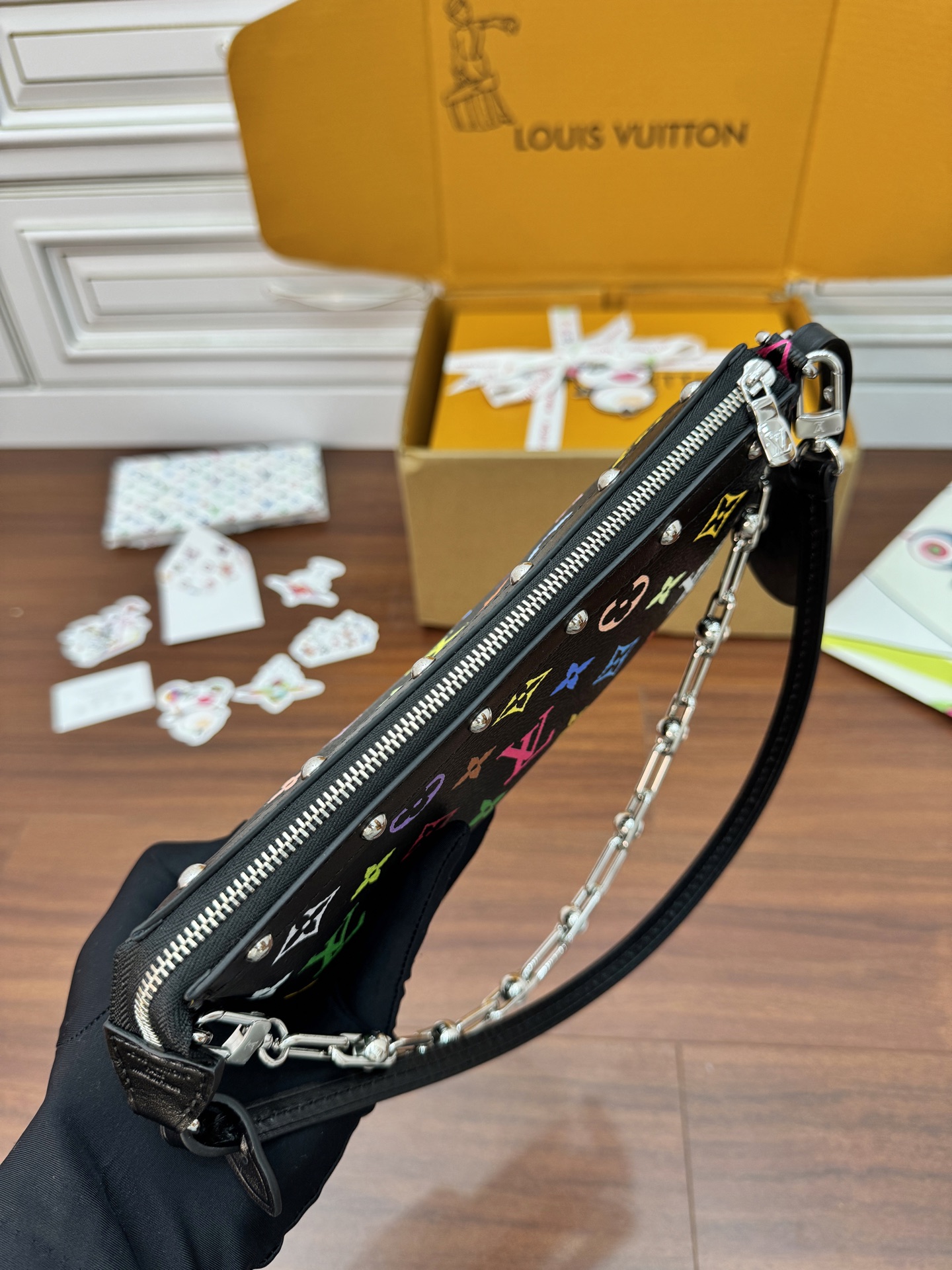 特級芯片 LOUIS VUITTON Takashi Murakami 村上隆 LV 路易威登  牛皮革 斜挎包 单肩包 双肩包 水桶 手提包 黑彩色 M13663