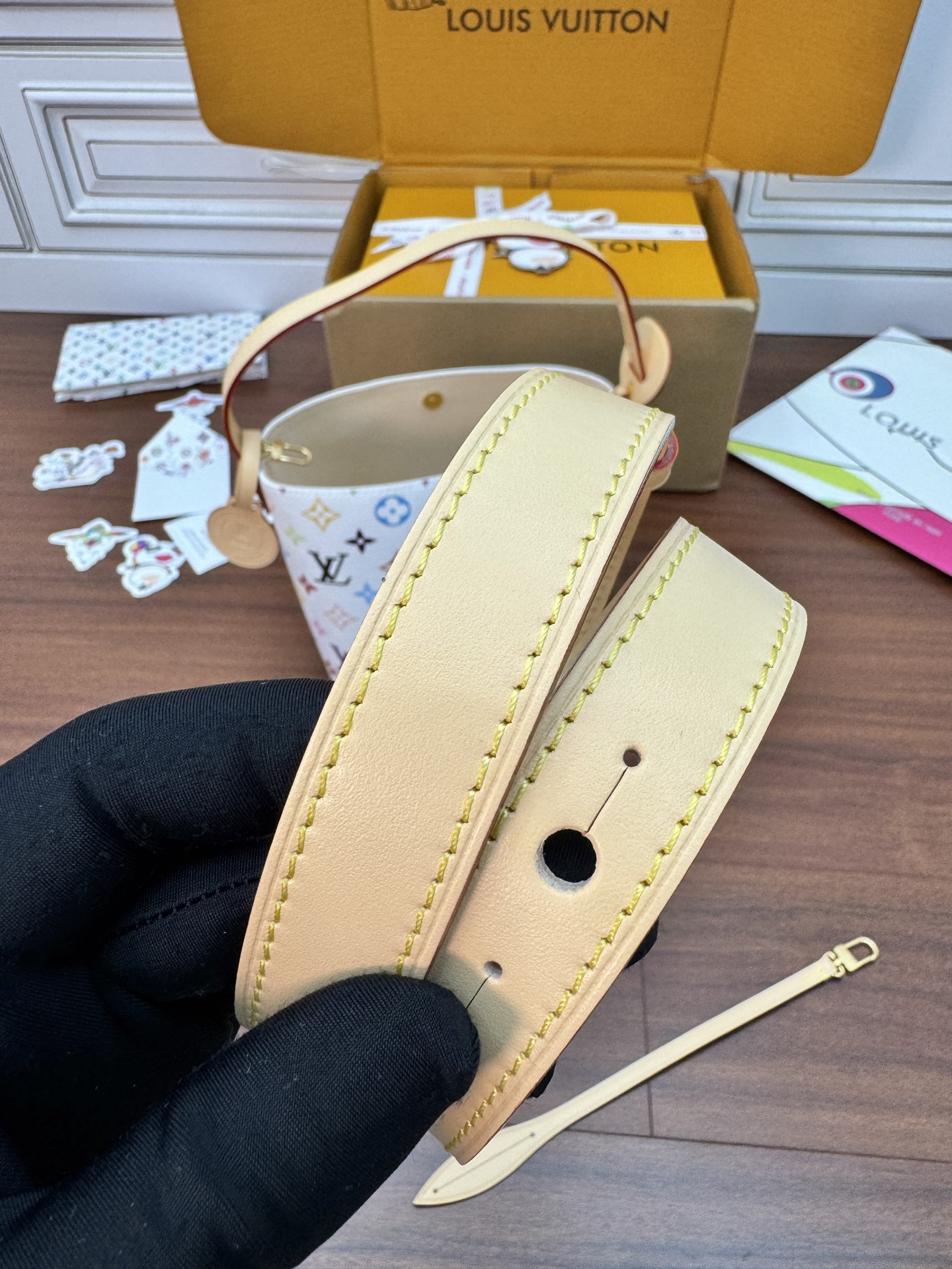 特級芯片 LOUIS VUITTON Takashi Murakami 村上隆 LV 路易威登  牛皮革 斜挎包 单肩包 双肩包 水桶 手提包 白彩色 M13089