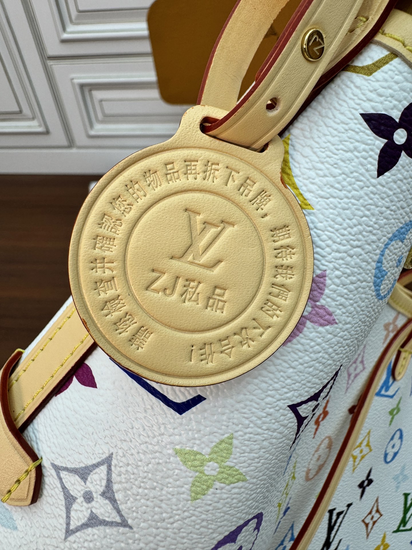 特級芯片 LOUIS VUITTON Takashi Murakami 村上隆 LV 路易威登  牛皮革 斜挎包 单肩包 双肩包 水桶 手提包 白三彩 M13661
