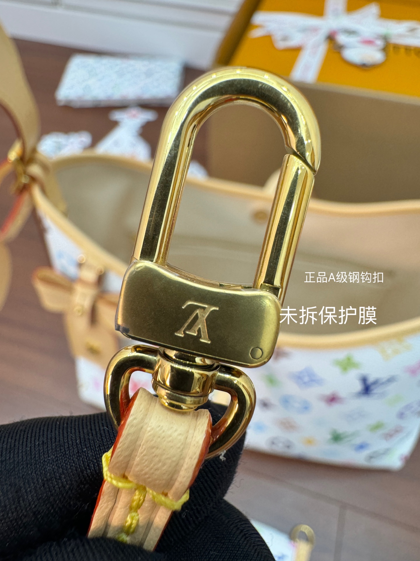 特級芯片 LOUIS VUITTON Takashi Murakami 村上隆 LV 路易威登  牛皮革 斜挎包 单肩包 双肩包 水桶 手提包 白三彩 M13661