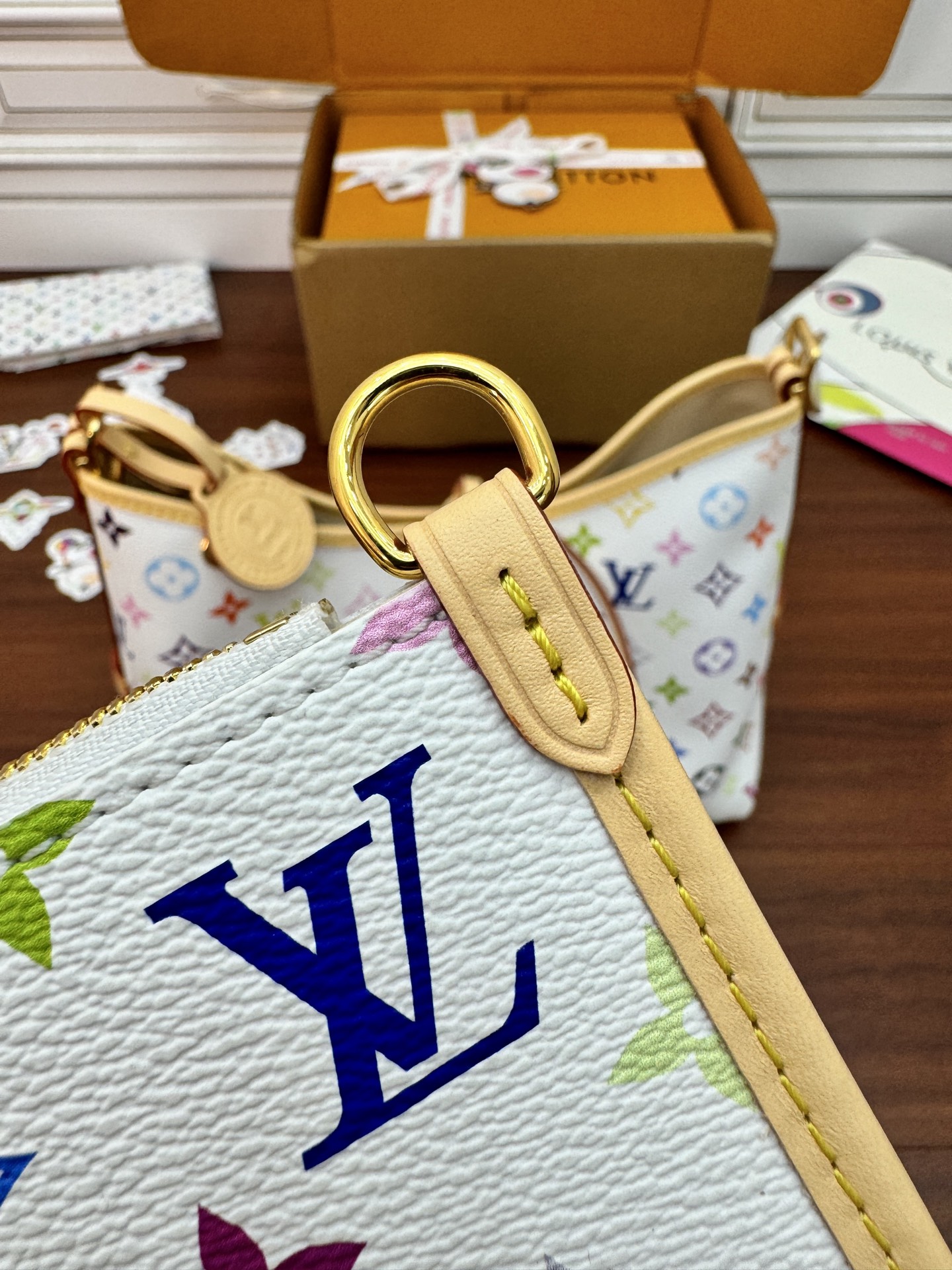 特級芯片 LOUIS VUITTON Takashi Murakami 村上隆 LV 路易威登  牛皮革 斜挎包 单肩包 双肩包 水桶 手提包 白三彩 M13661