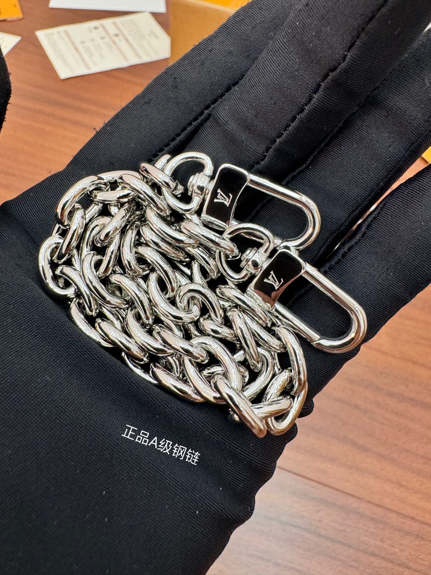 特級芯片 LOUIS VUITTON Slim Trunk 可拆卸可调节肩带拉链开合 LV 路易威登  牛皮革 斜挎包 单肩包 双肩包 水桶 手提包 黑色 M254445