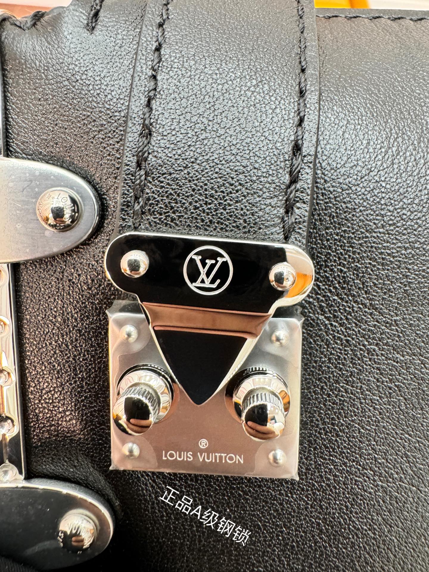 特級芯片 LOUIS VUITTON Slim Trunk 可拆卸可调节肩带拉链开合 LV 路易威登  牛皮革 斜挎包 单肩包 双肩包 水桶 手提包 黑色 M254445
