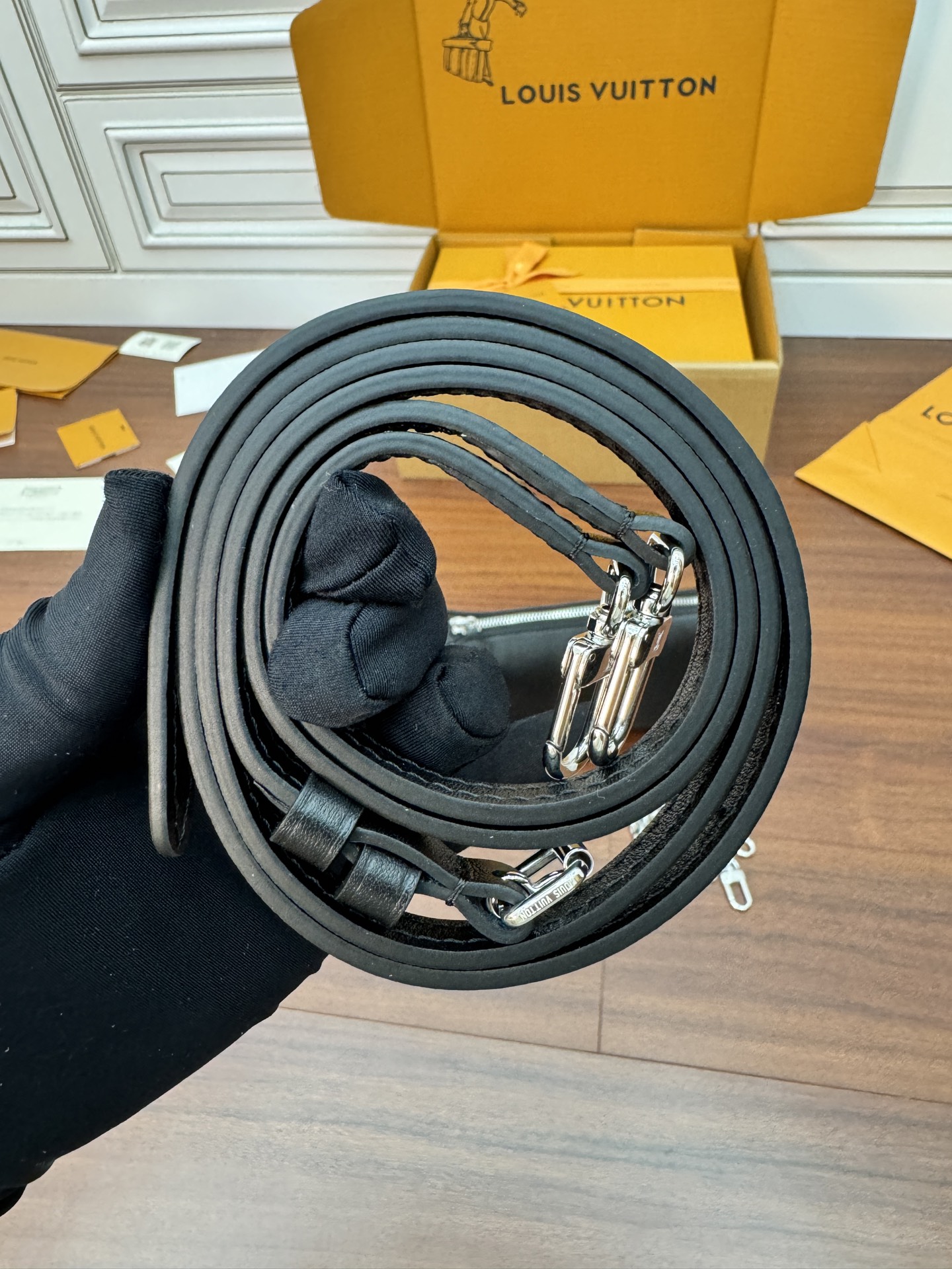 特級芯片 LOUIS VUITTON Slim Trunk 可拆卸可调节肩带拉链开合 LV 路易威登  牛皮革 斜挎包 单肩包 双肩包 水桶 手提包 黑色 M254445