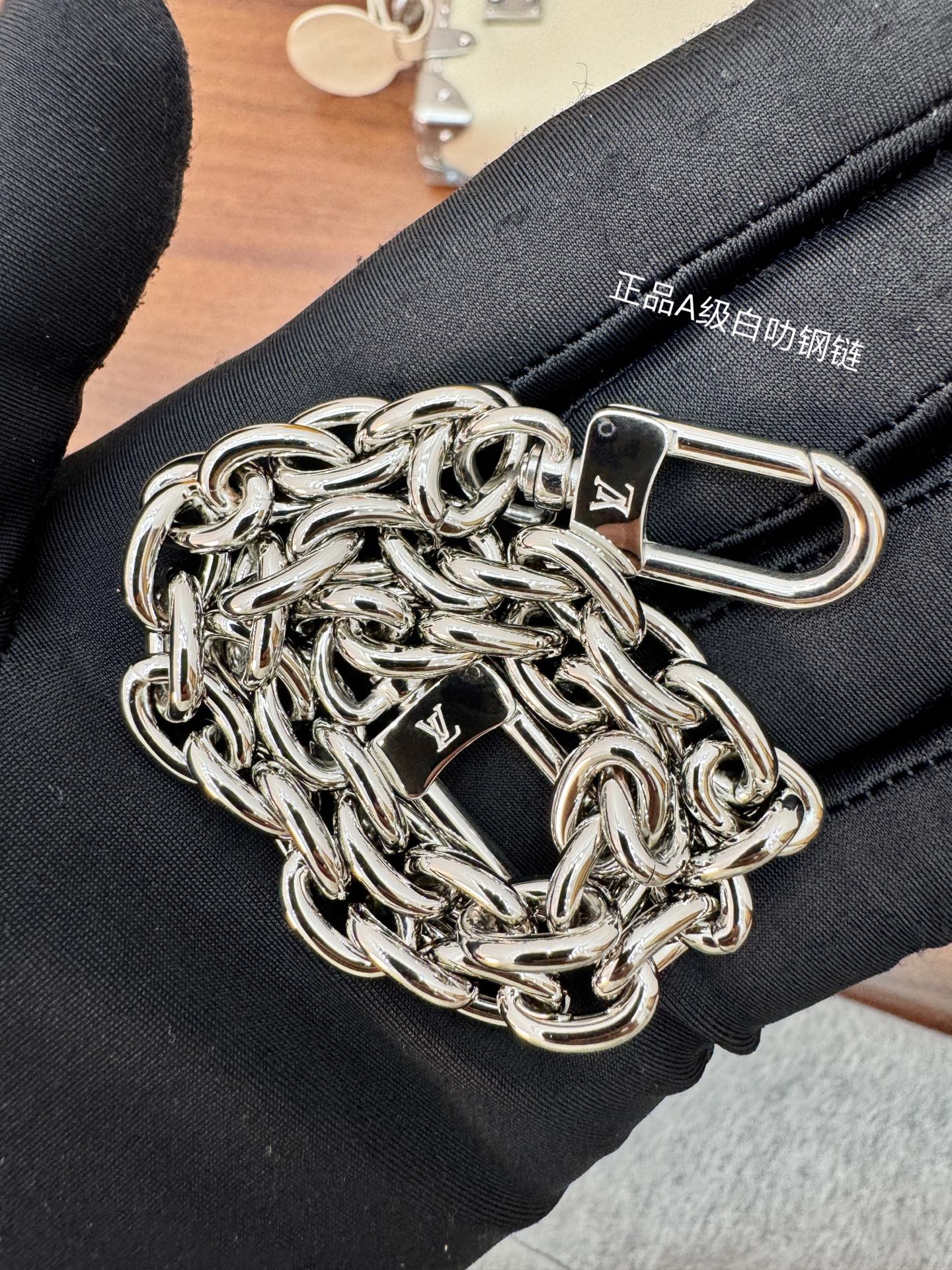 特級芯片 LOUIS VUITTON Slim Trunk 可拆卸可调节肩带拉链开合 LV 路易威登  牛皮革 斜挎包 单肩包 双肩包 水桶 手提包 米白 M12560