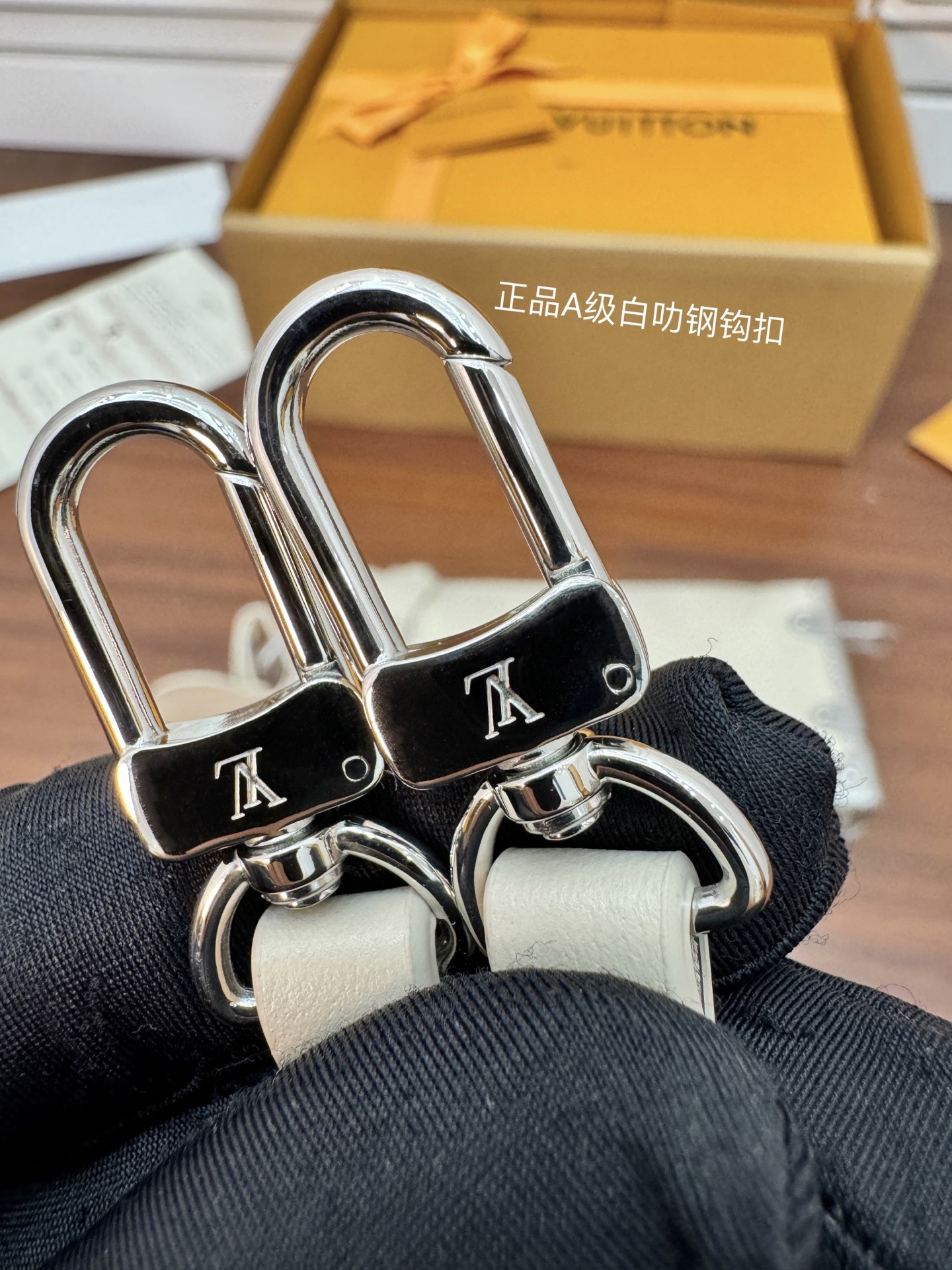特級芯片 LOUIS VUITTON Slim Trunk 可拆卸可调节肩带拉链开合 LV 路易威登  牛皮革 斜挎包 单肩包 双肩包 水桶 手提包 米白 M12560