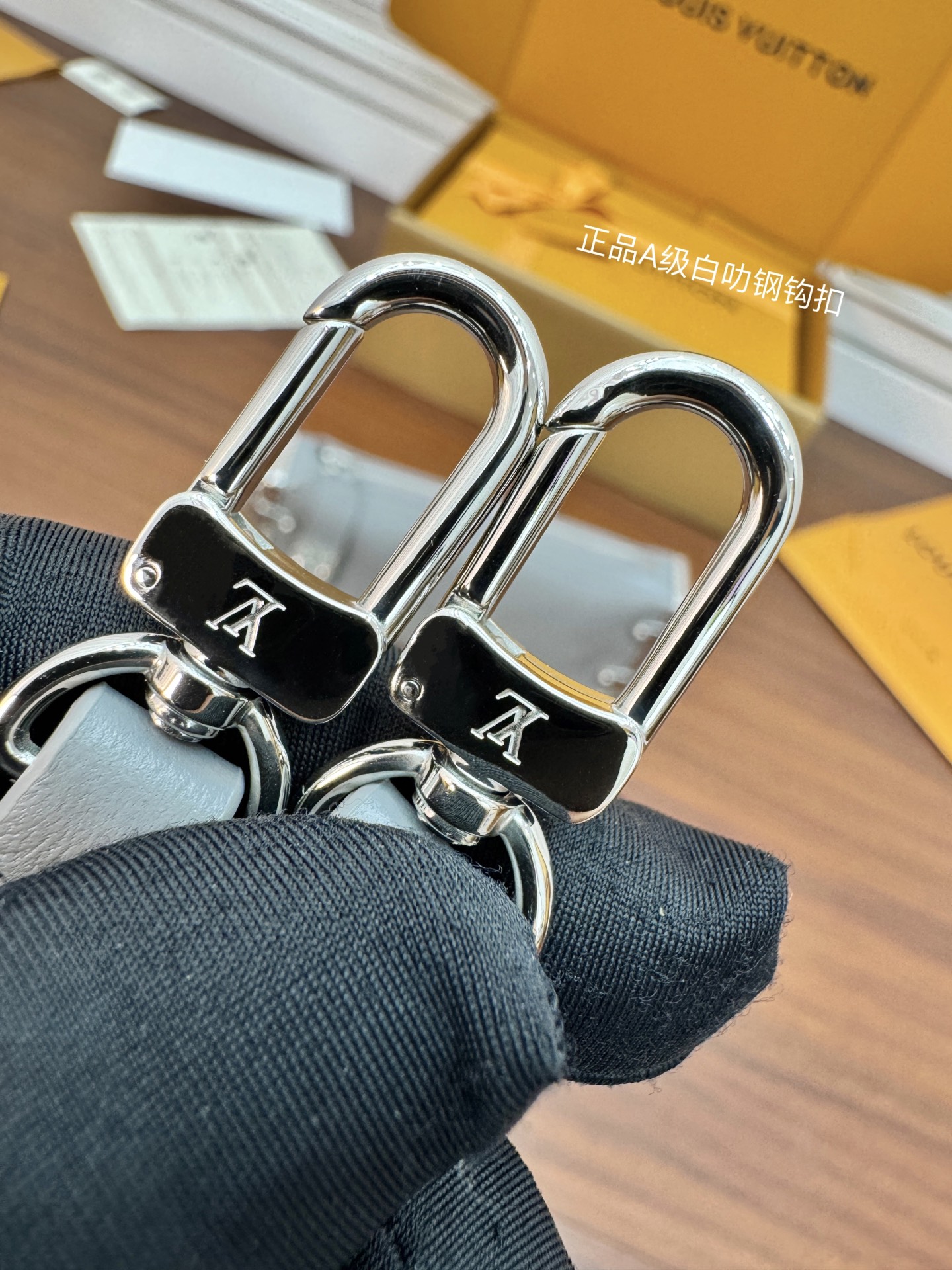 特級芯片 LOUIS VUITTON Slim Trunk 可拆卸可调节肩带拉链开合 LV 路易威登  牛皮革 斜挎包 单肩包 双肩包 水桶 手提包 灰色 M12596