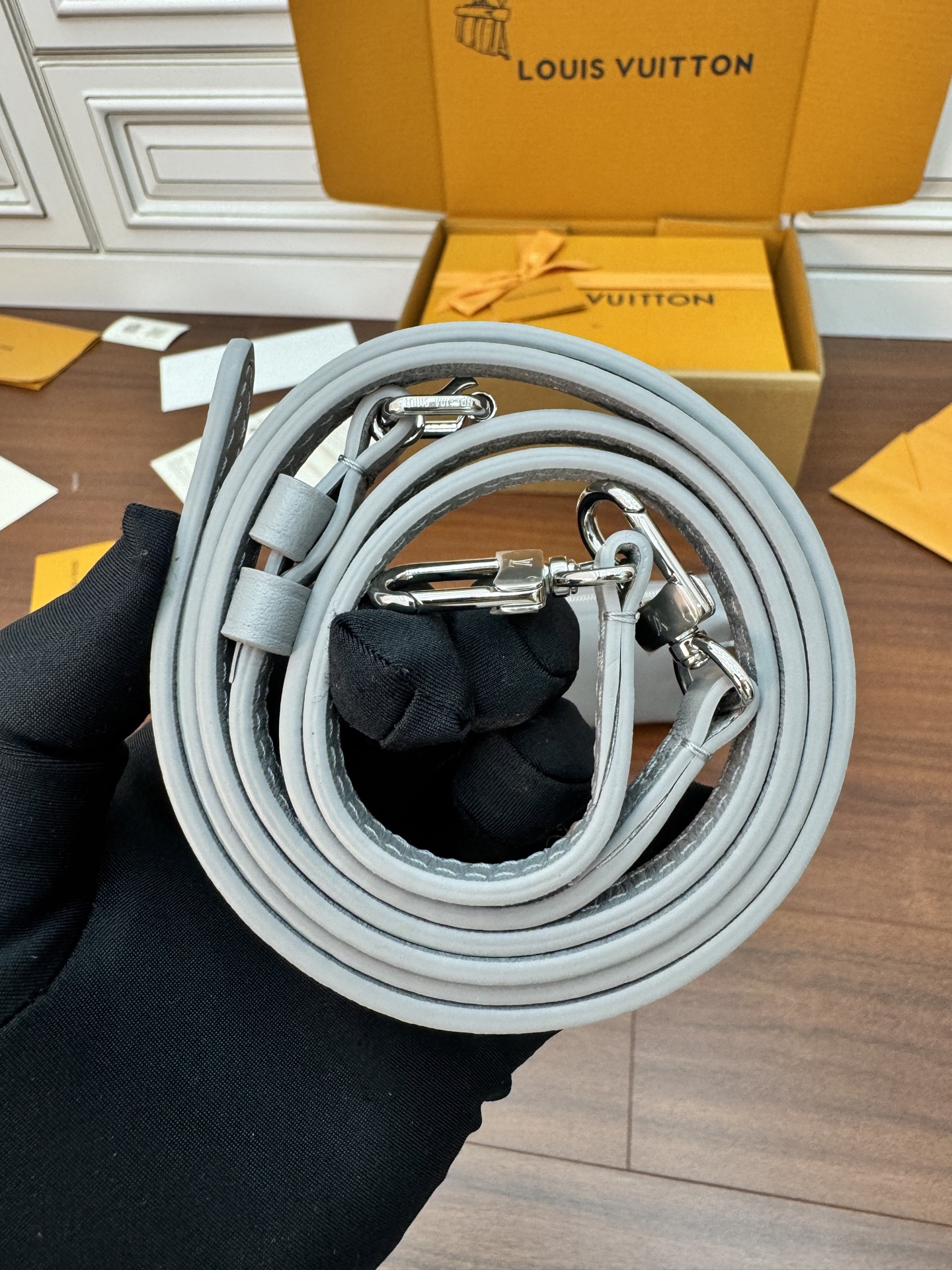 特級芯片 LOUIS VUITTON Slim Trunk 可拆卸可调节肩带拉链开合 LV 路易威登  牛皮革 斜挎包 单肩包 双肩包 水桶 手提包 灰色 M12596